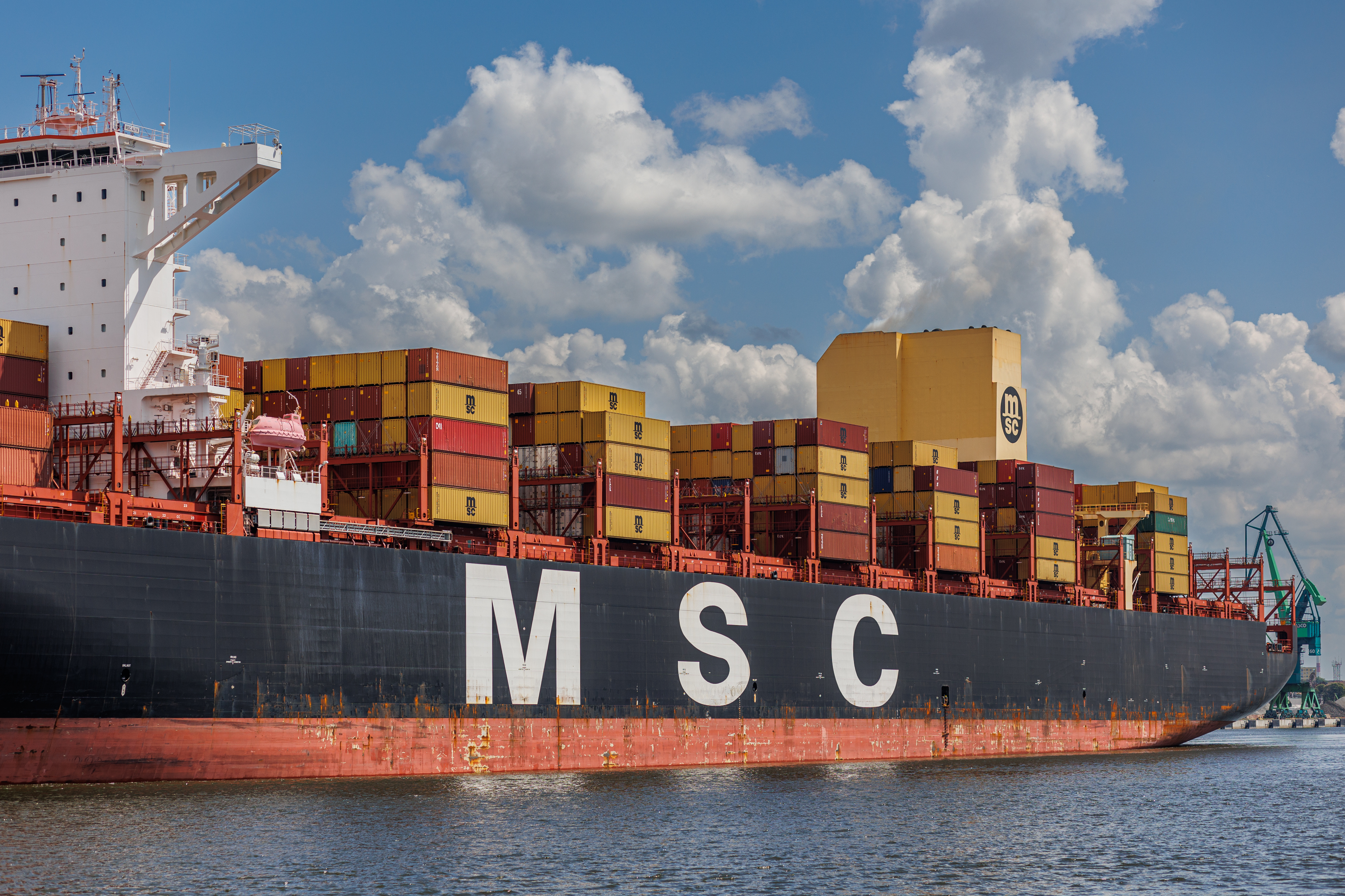 How a Container Tracking API Simplifies MSC Shipments