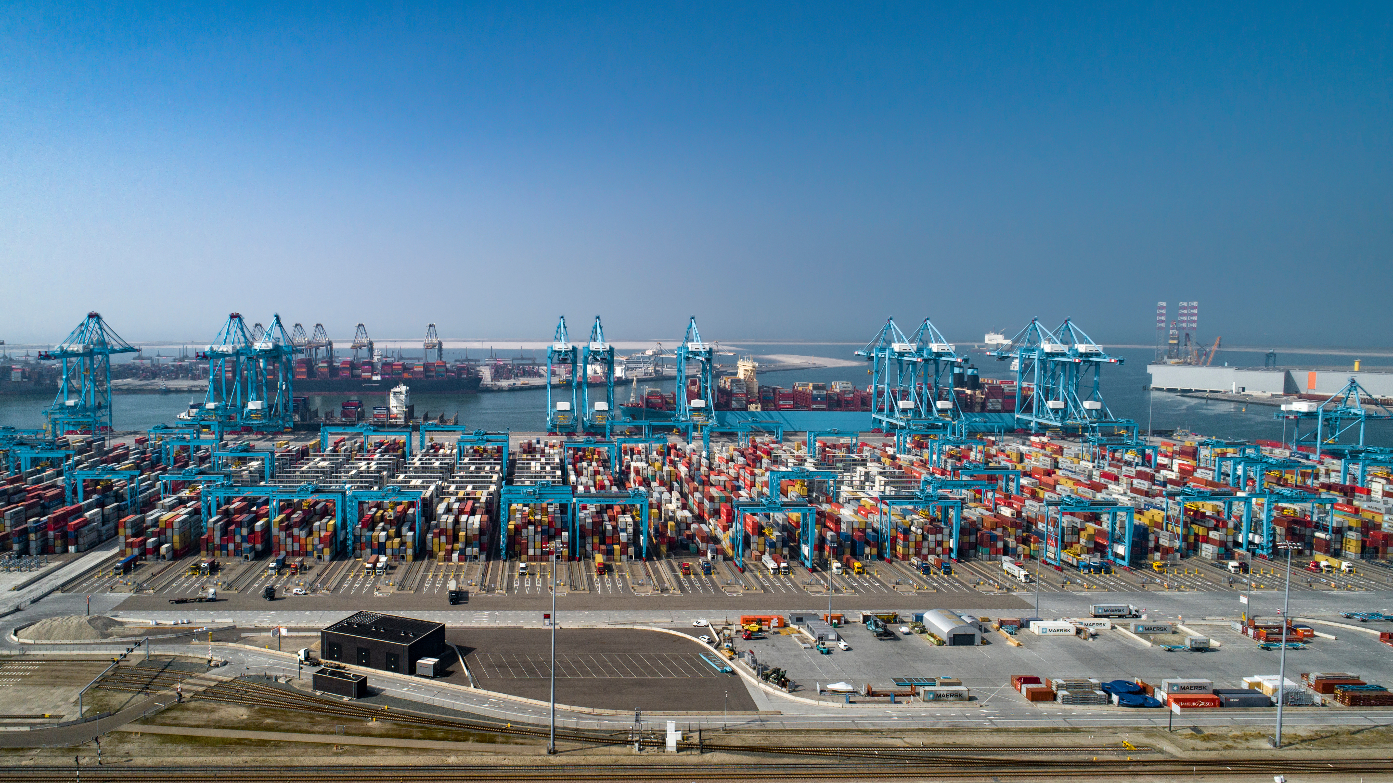 The World’s Most Automated Ports vs. the U.S.: Insights for Logistics Professionals